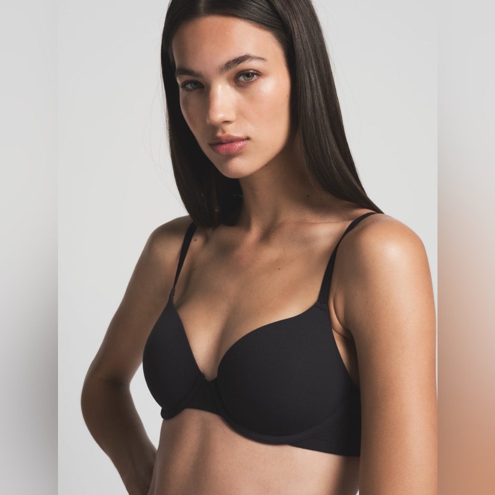 SKIMS Fits everybody T-Shirt Bra Onyx 38C NWT